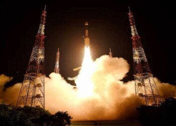 PM congratulates ISRO for testing RLV