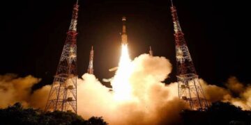 PM congratulates ISRO for testing RLV