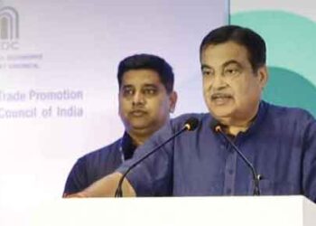 Gadkari urges stakeholders to make alternative fuels like green hydrogen available to people at cost-effective rates