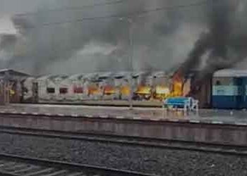 Fire breaks out in train at Kannur station
