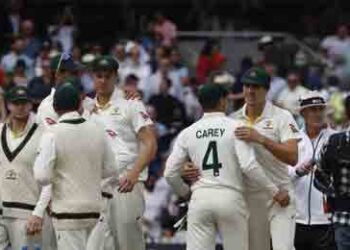 Australia win second Test of Ashes series