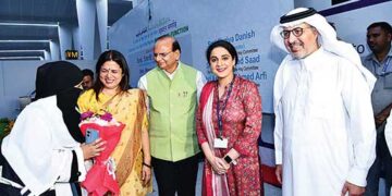 Union minister Lekhi and Delhi L-G Saxena flag off the first batch of Hajjs