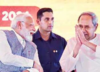 Prime Minister Narendra Modi with Odisha Chief Minister Naveen Patnaik at a event in Chandikhole