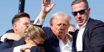 Trump shot at in campaign rally