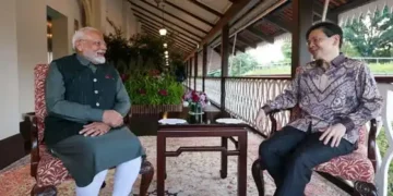 PM Modi meets Singapore PM Lawrence