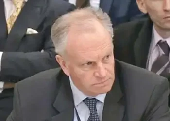 Post Office chief to quit