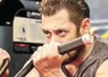 Even at the age of 58, Salman's body's charm has not diminished.