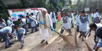 PM Modi participates in Swachhata