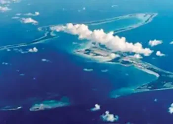 UK cedes Chagos Islands