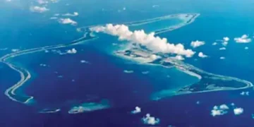 UK cedes Chagos Islands