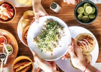 Fine up to Rs 1 lakh on those found guilty of spitting and mixing dirt in food items