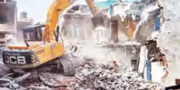 People affected by demolition can come to court: Supreme Court