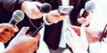 Criminal cases should not be filed against journalists for critical articles.