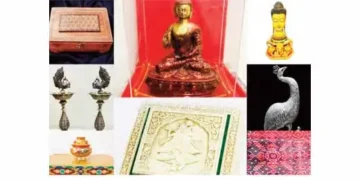 मोदी ने नेताओं को भारतीय कलाकृतियां उपहार में दीं