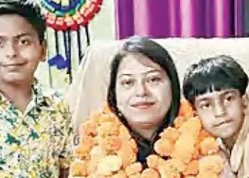 If you have to give a paper, leave home! Husband gave ultimatum, then she was determined