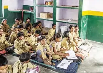 15000 rural schools of UP will become urban, condition will change