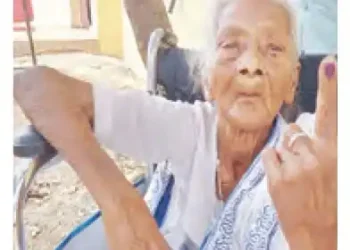 111 years old, not afraid even of threats from Naxalites
