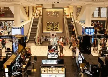 Americans step up SPENDING