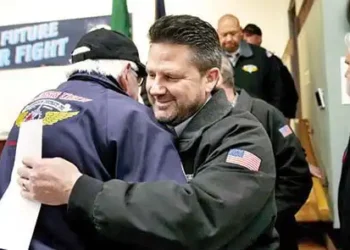 Boeing workers agree to contract offer; end strike