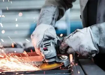 UK factory activity shrinks slightly