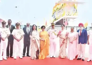 Adamya and Akshar will keep a close watch on the sea