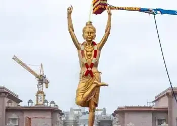 49 feet high statue of Shri Neelkanth Varni installed in Swaminarayan Akshardham