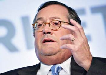 Arkansas banker Warren Stephens is named as the envoy to Britain
