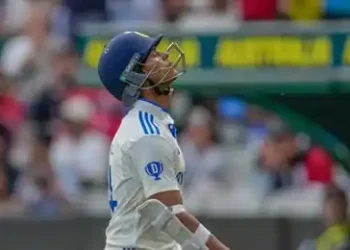 Jaiswal's run out gives Australia edge at MCG