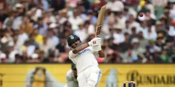 Unbroken century stand between Reddy and Sundar takes India to 326/7