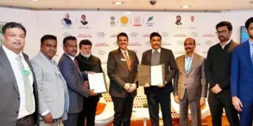 Maha Govt signs 31 MoUs for investment proposals worth Rs 6,25,457 crore at Davos