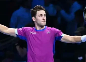 Ruud, Nishikori survive five-set thrillers in opening round