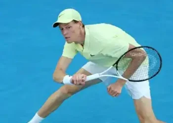 Sinner cruises to fourth round of Australian Open