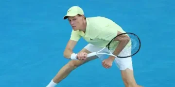 Sinner cruises to fourth round of Australian Open