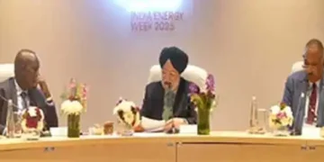 India’s success in ensuring universal access to clean cooking gas example to world