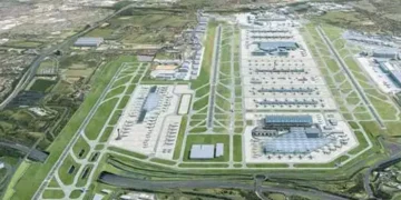 Reeves backs third Heathrow runway