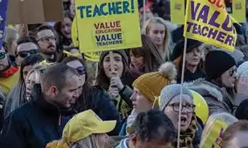 Teachers rejects pay hike