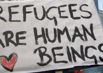 UK to keep ban on asylum seekers