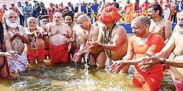 Shah took a dip in Sangam with Yogi