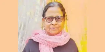 हाथ के हुनर से सुल्तानपुर व अन्य जिलों में खास पहचान बनाई नसरीन ने