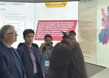 Bill Gates explores AI-driven Viksit Bharat strategy room at NITI Aayog