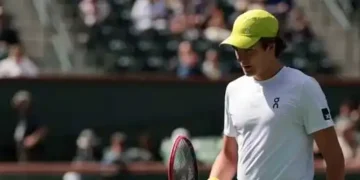 Fonseca rallies past Fearnley on Indian Wells debut