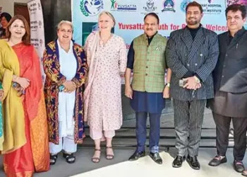 Yuvsatta honours 24 Principals, teachers