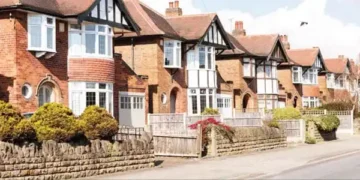 House prices fall in the UK