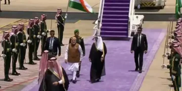 PM Modi begins Saudi Arabia visit, receives rousing welcome in Jeddah