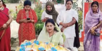 Unique mission in Sonbhadra, free sanitary pads will be given on bringing plastic