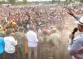 Shoe thrown at Kenya President during rally