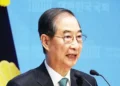 South Korean ex-PM slapped with exit ban