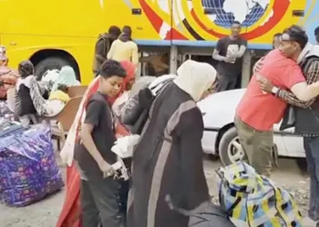 Thousands displaced by Sudan war return home from Egypt