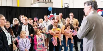 US welcomes small group of white South African refugees