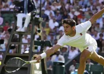 Alcaraz overcomes Tarvet in Wimbledon